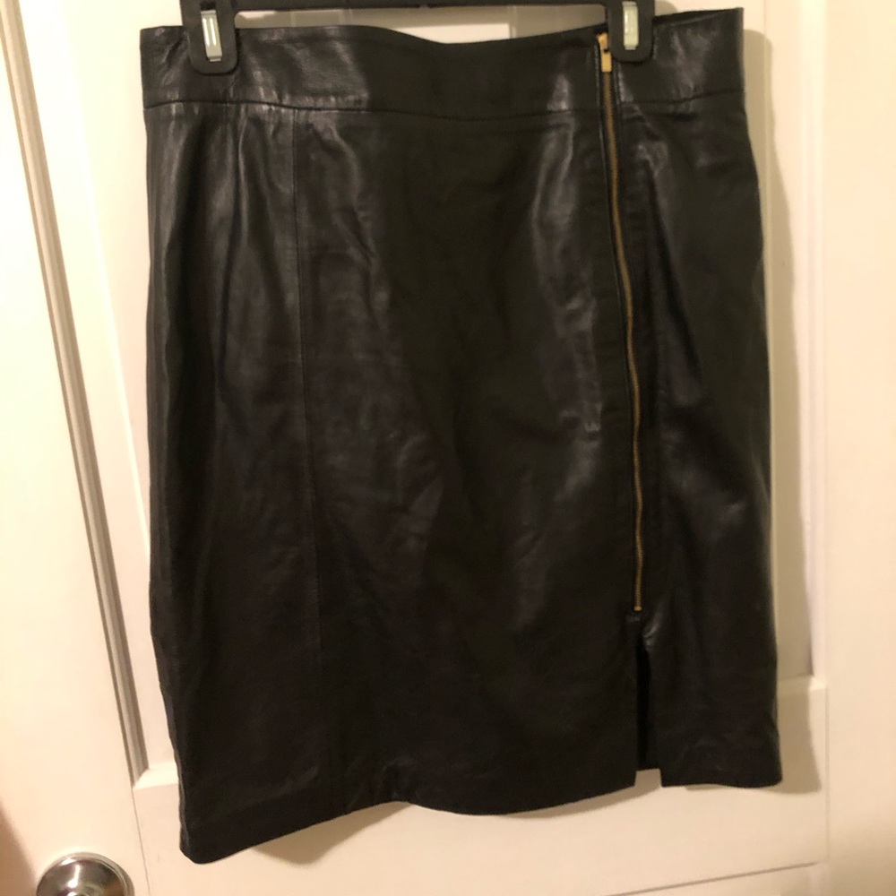 Banana Republic genuine leather zip pencil skirt